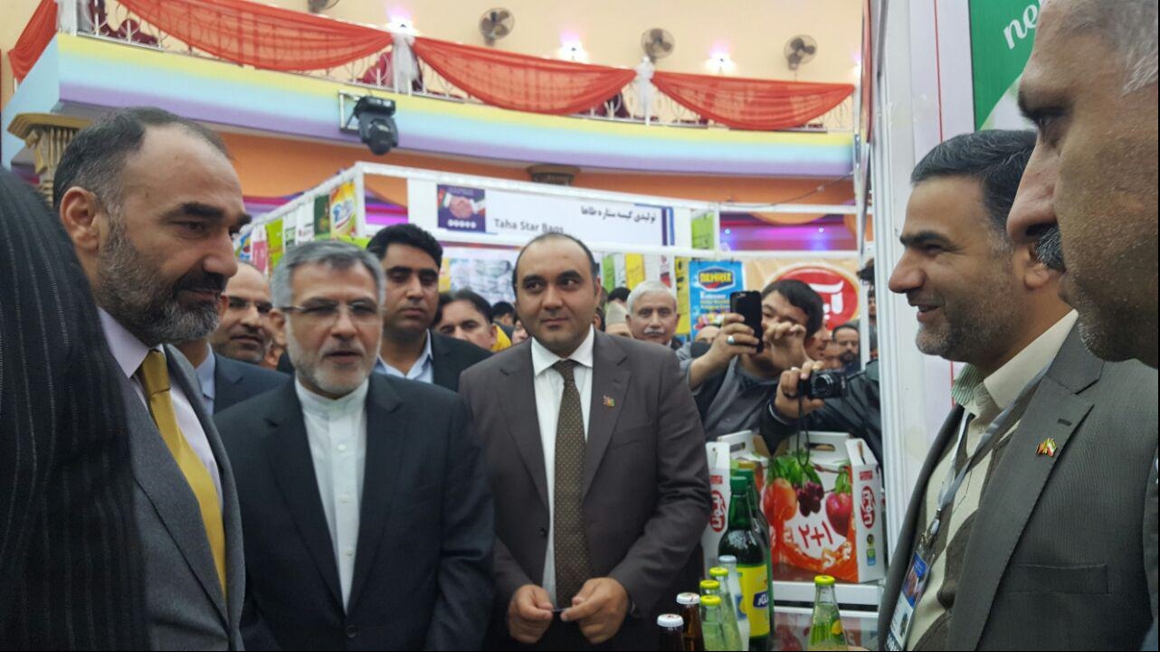 اهدا لوح سپاس به شرکت زمزم در افغانستان