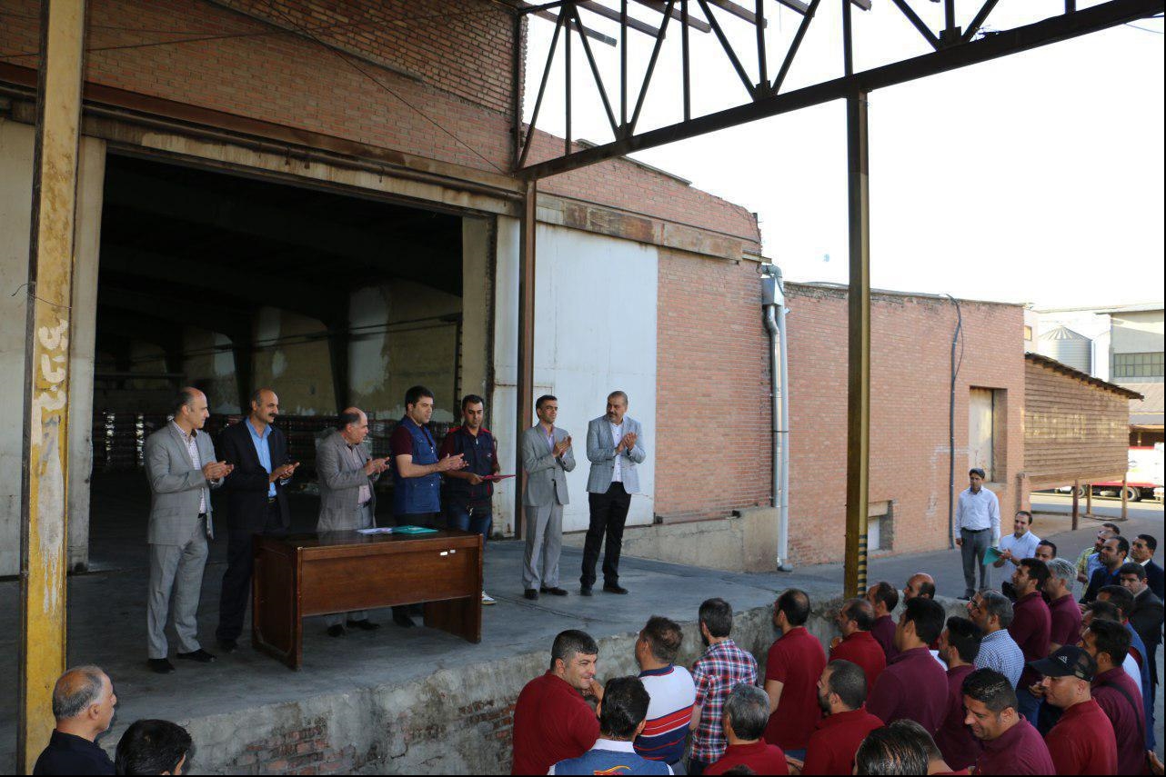 تقدیر از فروشنده برتر در دیدار مدیرعامل محترم شرکت زمزم از انبار قائمی