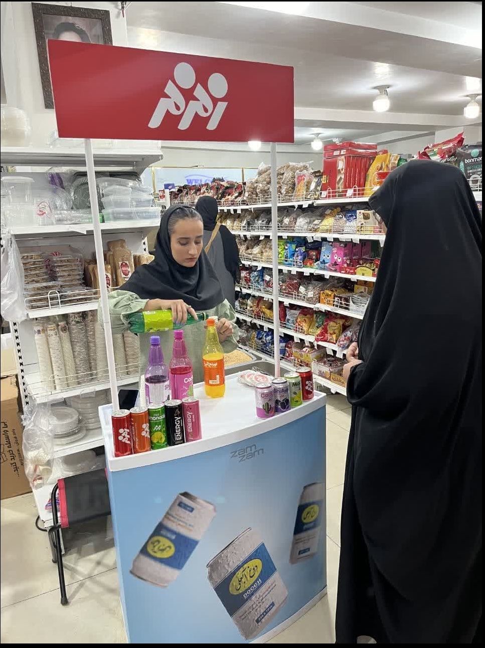 شعبه گرگان پیشتاز سمپلینگ محصولات زمزم؛ کمپین تابستانی با حمایت زمزم ایران آغاز شد